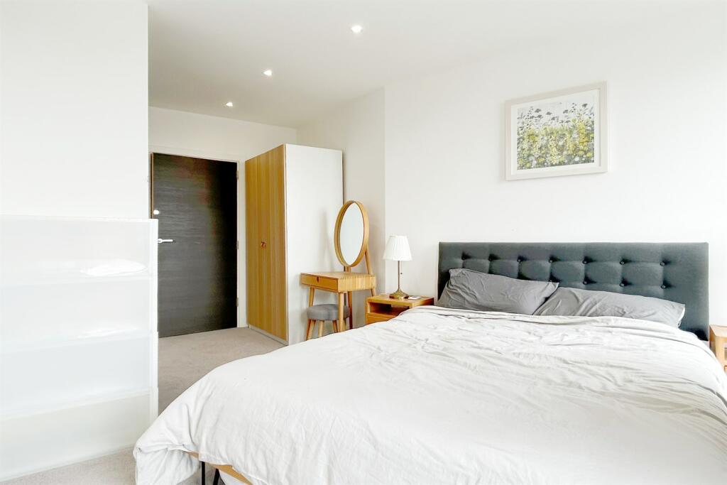 Blackfriars Road flat